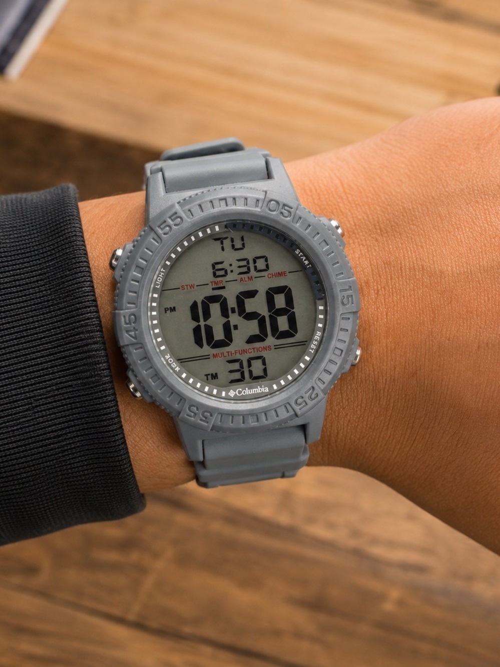 COLUMBIA WATCH PEAK PATROL DIGITAL GREY
SKU: CSS14-004
Guaranteed authentic